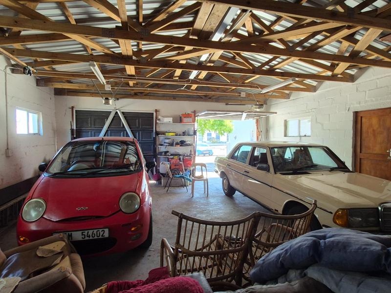 6 Bedroom Property for Sale in Gansbaai Central Western Cape